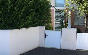 Appartement en duplex avec parking et jardinet